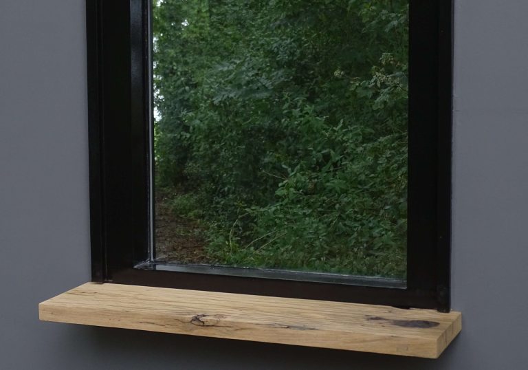 Oud eiken vensterbank (wagondeel)