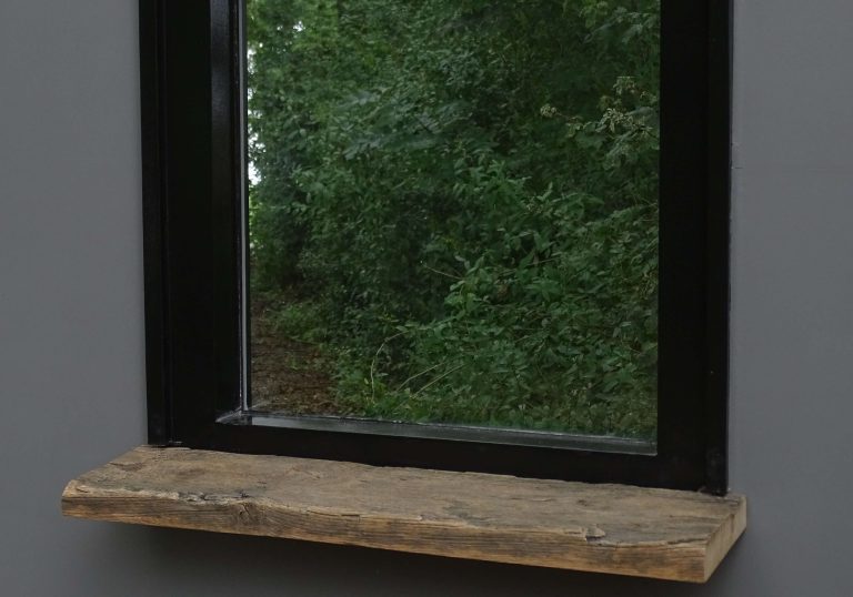 Oud eiken vensterbank (wagondeel)